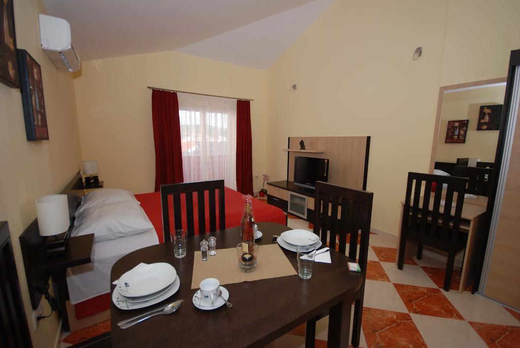 Apartments Stepic Trogir Room photo